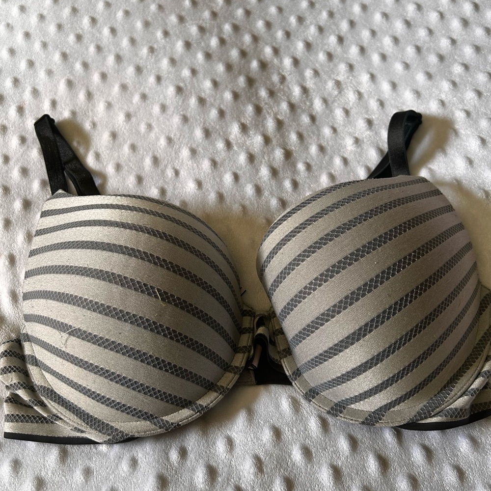 Victoria's Secret Gray & Cream Striped T-Shirt Bra
